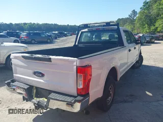 2019 Ford Super Duty F-250 SRW XL with VIN 1FT7W2A60KEC73618, listed as a IAAI auction lot 41949278 with 190,454 mi miles. Bid and sale history available at carsss.com. Image 4.