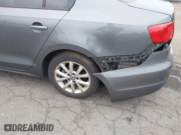 2012 Volkswagen Jetta SE с VIN 3VWDP7AJ3CM412473, выставлен на аукционе IAAI как лот 42440557 с пробегом Не указан миль и . История ставок и продаж доступна на DreamBid. Изображение 14.