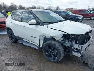 2018 Jeep Compass Latitude with VIN 3C4NJDBB1JT453265, listed as a IAAI auction lot 41987202 with 65,531 mi miles and . Bid and sale history available at DreamBid. Image 1.