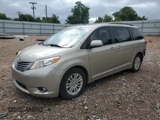 2017 Toyota Sienna XLE Auto Access Seat with VIN 5TDYZ3DC4HS808083, listed as a Copart auction lot 61277745 with 89,095 mi miles and Salvage title. Bid and sale history available at DreamBid. Image 1.