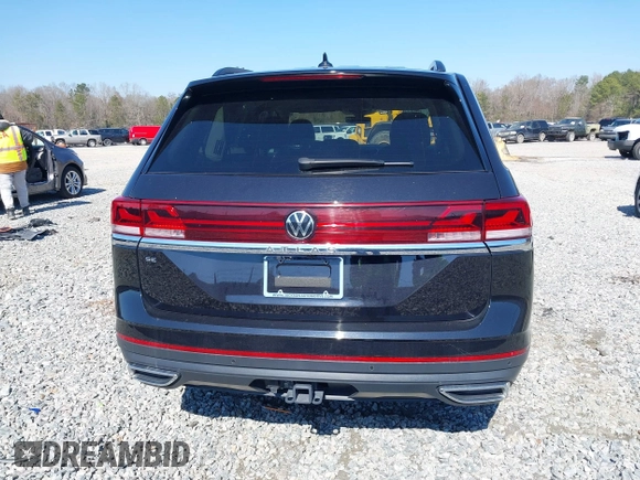 2024 Volkswagen Atlas SE with VIN 1V2JR2CA5RC532574, listed as a IAAI auction lot 41640988 with 24,048 mi miles and . Bid and sale history available at DreamBid. Image 16.