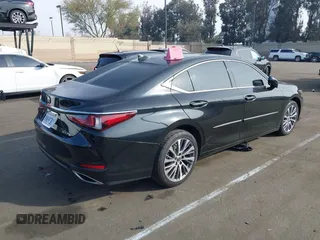 2021 Lexus ES with VIN 58ADZ1B11MU085680, listed as a IAAI auction lot 41447914 with 29,852 mi miles. Bid and sale history available at carsss.com. Image 4.
