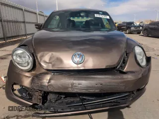 2013 Volkswagen Beetle with VIN 3VWHX7AT8DM603424, listed as a Copart auction lot 51019185 with 136,196 mi miles and Salvage Title. Bid and sale history available at DreamBid. Image 5.