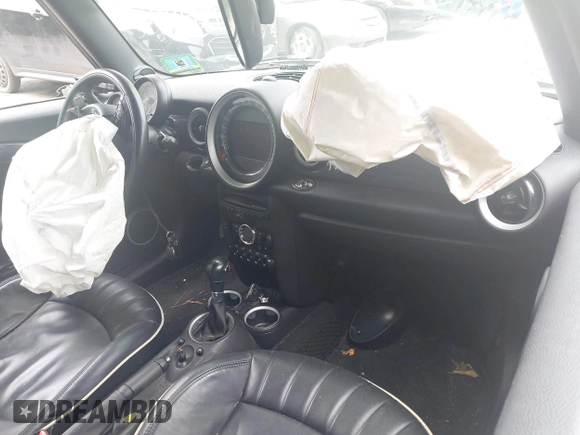 2015 MINI Convertible S с VIN WMWZP3C53FT708047, выставлен на аукционе IAAI как лот 42617704 с пробегом 24 932 миль миль и . История ставок и продаж доступна на DreamBid. Изображение 5.