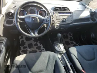 2009 Honda Fit Sport с VIN JHMGE88459S048194, выставлен на аукционе Copart как лот 52581055 с пробегом 177 290 миль миль и Списание • Salvage title. История ставок и продаж доступна на DreamBid. Изображение 8.
