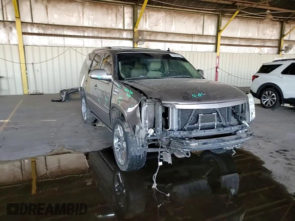 2012 Cadillac Escalade Premium z VIN 1GYS4CEF9CR225037, wystawiony jako Copart lot #50270415 z przebiegiem 172 483 mil mil oraz Szkody całkowita. Historia ofert i sprzedaży dostępna na DreamBid. Obrazek 11.