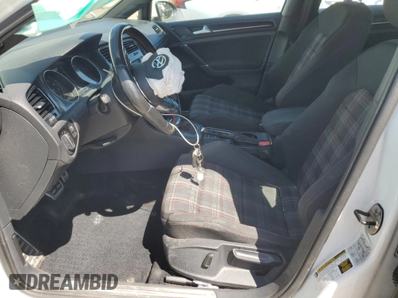 2017 Volkswagen GTI S z VIN 3VW4T7AU9HM018375, wystawiony jako Copart lot #55064875 z przebiegiem 70 344 mil mil oraz Szkoda całkowita • Salvage title. Historia ofert i sprzedaży dostępna na DreamBid. Obrazek 7.