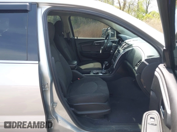 2012 Chevrolet Traverse 1LT z VIN 1GNKVGED0CJ156706, wystawiony jako IAAI lot #42059502 z przebiegiem 138 935 mil mil oraz . Historia ofert i sprzedaży dostępna na DreamBid. Obrazek 5.
