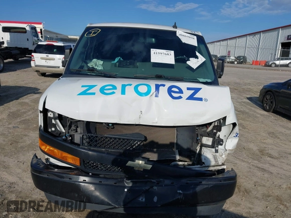 2021 Chevrolet City Express Cargo z VIN 1GCZGGF73M1158641, wystawiony jako IAAI lot #41597683 z przebiegiem 71 122 mil mil oraz . Historia ofert i sprzedaży dostępna na DreamBid. Obrazek 6.