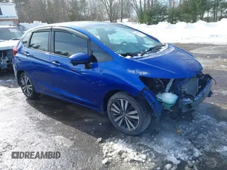 2017 Honda Fit EX with VIN 3HGGK5H79HM712010, listed as a IAAI auction lot 41597987 with 83,355 mi miles. Bid and sale history available at carsss.com. Image 1.