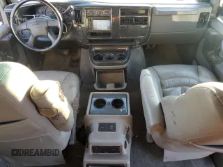 2005 GMC Savana Cargo Van YF7 Upfitter with VIN 1GDFH15T751187326, listed as a Copart auction lot 81948094 with 198,473 mi miles and Salvage Title. Bid and sale history available at carsss.com. Image 8.