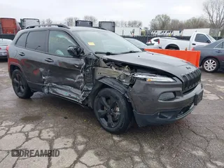 2017 Jeep Cherokee Limited z VIN 1C4PJMDB4HW664678, wystawiony jako IAAI lot #39110325 z przebiegiem 47 880 mil mil oraz . Historia ofert i sprzedaży dostępna na DreamBid. Obrazek 1.