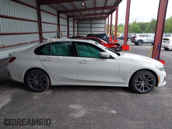 2020 BMW 3 Series 330i xDrive with VIN 3MW5R7J04L8B40479, listed as a IAAI auction lot 42303596 with 44,947 mi miles and . Bid and sale history available at DreamBid. Image 13.