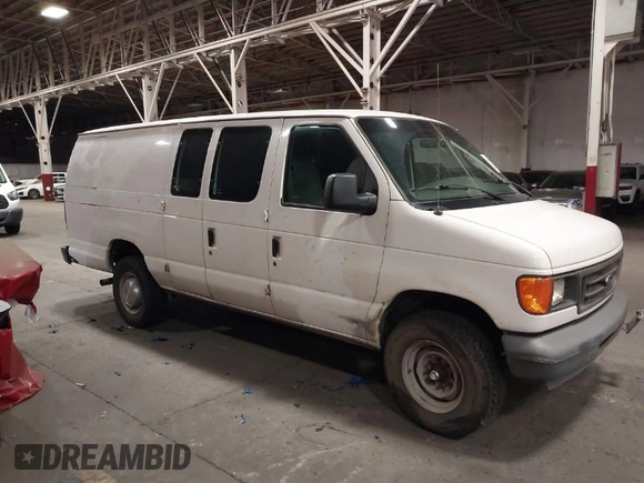 2004 Ford Econoline Cargo Recreational with VIN 1FTSS34L44HB32212, listed as a IAAI auction lot 40045229 with 326,657 mi miles and . Bid and sale history available at carsss.com. Image 1.