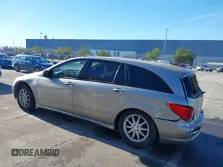 2006 Mercedes-Benz R-Class 3.5L with VIN 4JGCB65E46A032480, listed as a IAAI auction lot 41265070 with 149,961 mi miles. Bid and sale history available at carsss.com. Image 3.