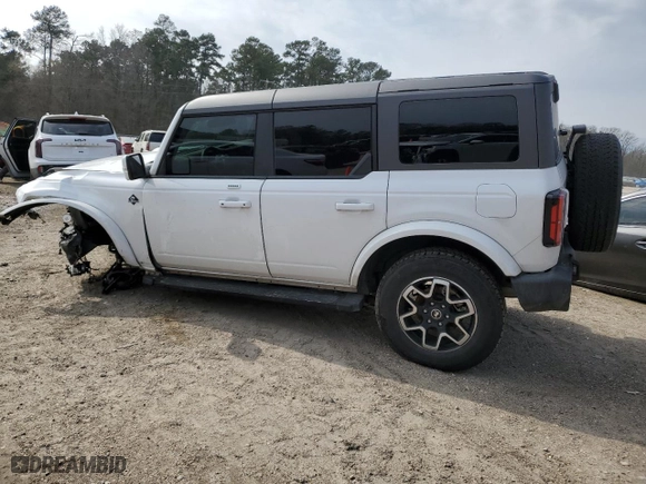 2023 Ford Bronco with VIN 1FMEE5BP7PLC15071, listed as a Copart auction lot 45321715 with 2,213 mi miles and Salvage Title. Bid and sale history available at carsss.com. Image 2.