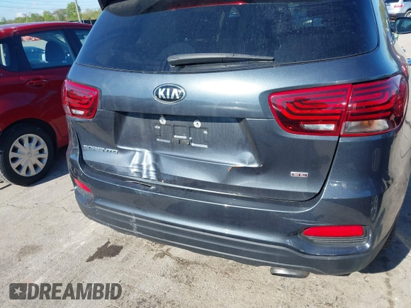 2020 Kia Sorento LX z VIN 5XYPGDA37LG658455, wystawiony jako IAAI lot #42232301 z przebiegiem 43 666 mil mil oraz . Historia ofert i sprzedaży dostępna na DreamBid. Obrazek 6.