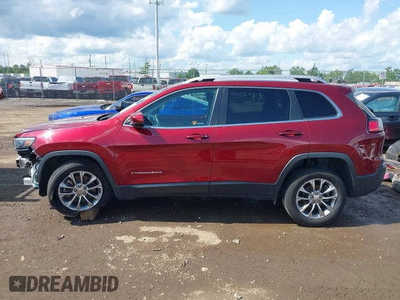 2019 Jeep Cherokee Latitude Plus z VIN 1C4PJLLN2KD147453, wystawiony jako IAAI lot #42552461 z przebiegiem 84 456 mil mil oraz . Historia ofert i sprzedaży dostępna na DreamBid. Obrazek 15.