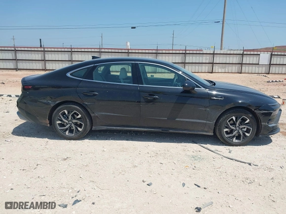2025 Hyundai Sonata SEL with VIN KMHL64JA6SA437746, listed as a IAAI auction lot 42038922 with 10,156 mi miles. Bid and sale history available at carsss.com. Image 13.