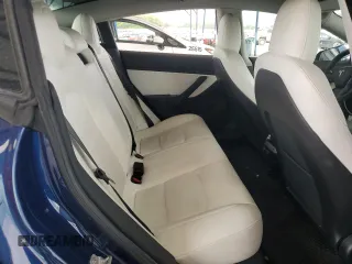 2019 Tesla Model 3 Mid Range z VIN 5YJ3E1EA1KF417900, wystawiony jako Copart lot #55310265 z przebiegiem 45 739 mil mil oraz Szkoda całkowita • Salvage title. Historia ofert i sprzedaży dostępna na DreamBid. Obrazek 10.