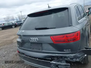 2018 Audi Q7 Premium Plus z VIN WA1LAAF76JD039992, wystawiony jako IAAI lot #41880935 z przebiegiem 74 095 mil mil oraz . Historia ofert i sprzedaży dostępna na DreamBid. Obrazek 16.