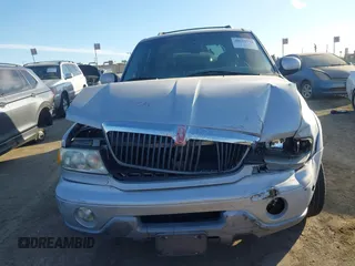 2000 Lincoln Navigator z VIN 5LMEU27A2YLJ32507, wystawiony jako IAAI lot #40752754 z przebiegiem Nie podano mil oraz . Historia ofert i sprzedaży dostępna na DreamBid. Obrazek 11.