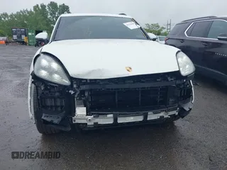 2019 Porsche Cayenne S z VIN WP1AB2AY2KDA64548, wystawiony jako IAAI lot #42316649 z przebiegiem 28 110 mil mil oraz . Historia ofert i sprzedaży dostępna na DreamBid. Obrazek 6.