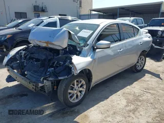 2016 Nissan Versa SV z VIN 3N1CN7AP6GL830257, wystawiony jako IAAI lot #41866021 z przebiegiem 129 051 mil mil oraz . Historia ofert i sprzedaży dostępna na DreamBid. Obrazek 2.