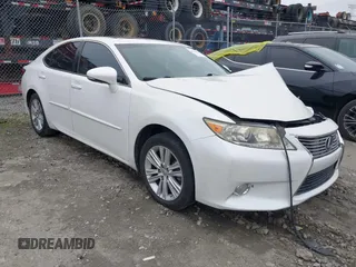 2014 Lexus ES 350 with VIN JTHBK1GG4E2104299, listed as a IAAI auction lot 41552834 with 135,384 mi miles. Bid and sale history available at carsss.com. Image 1.