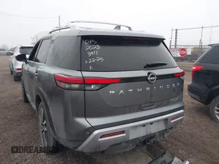 2023 Nissan Pathfinder Platinum с VIN 5N1DR3DJ4PC223917, выставлен на аукционе IAAI как лот 41435859 с пробегом 40 019 миль миль и . История ставок и продаж доступна на DreamBid. Изображение 3.