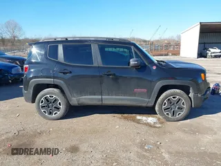 2017 Jeep Renegade Deserthawk с VIN ZACCJBCB5HPE46010, выставлен на аукционе IAAI как лот 41350075 с пробегом 126 623 миль миль и . История ставок и продаж доступна на DreamBid. Изображение 13.
