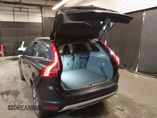 2017 Volvo XC60 Dynamic z VIN YV449MRRXH2212708, wystawiony jako IAAI lot #41164690 z przebiegiem 85 404 mil mil oraz . Historia ofert i sprzedaży dostępna na DreamBid. Obrazek 3.