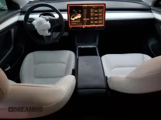 2022 Tesla Model 3 z VIN 5YJ3E1EA6NF237977, wystawiony jako Copart lot #84755374 z przebiegiem 54 645 mil mil oraz Szkoda całkowita • Salvage title. Historia ofert i sprzedaży dostępna na DreamBid. Obrazek 8.