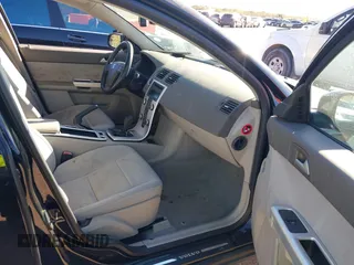 2011 Volvo S40 with VIN YV1672MS4B2530454, listed as a IAAI auction lot 40903475 with 64,491 mi miles. Bid and sale history available at carsss.com. Image 5.