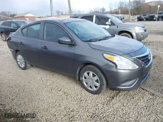 2017 Nissan Versa Sedan SV with VIN 3N1CN7AP0HL853082, listed as a IAAI auction lot 40915920 with 145,761 mi miles. Bid and sale history available at carsss.com. Image 1.