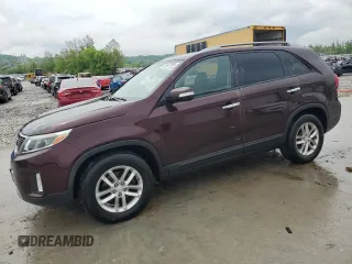 2014 Kia Sorento LX z VIN 5XYKT3A62EG484386, wystawiony jako Copart lot #55632055 z przebiegiem 168 439 mil mil oraz Szkoda całkowita • Salvage title. Historia ofert i sprzedaży dostępna na DreamBid. Obrazek 1.