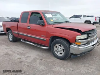 2001 Chevrolet Silverado 1500 LS with VIN 2GCEC19T211306736, listed as a IAAI auction lot 41887724 with 1 mi miles. Bid and sale history available at carsss.com. Image 1.