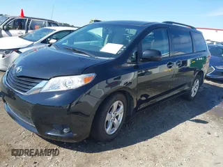 2012 Toyota Sienna LE AAS with VIN 5TDKK3DC3CS263240, listed as a IAAI auction lot 41810686 with 232,026 mi miles. Bid and sale history available at carsss.com. Image 17.
