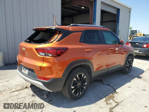 2022 Chevrolet TrailBlazer LT with VIN KL79MRSL7NB137453, listed as a Copart auction lot 51932945 with 32,962 mi miles and Salvage Title. Bid and sale history available at DreamBid. Image 3.