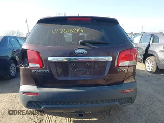 2011 Kia Sorento EX with VIN 5XYKU4A20BG153415, listed as a IAAI auction lot 41768219 with 185,732 mi miles. Bid and sale history available at carsss.com. Image 17.