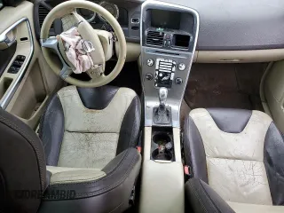 2013 Volvo XC60 3.2L with VIN YV4952DL8D2398655, listed as a Copart auction lot 43939015 with 279,692 mi miles and Salvage Title. Bid and sale history available at carsss.com. Image 8.