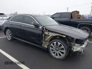 2022 Mercedes-Benz E 350 z VIN W1KZF8DB6NB052931, wystawiony jako IAAI lot #38337490 z przebiegiem 30 668 mil mil oraz . Historia ofert i sprzedaży dostępna na DreamBid. Obrazek 1.