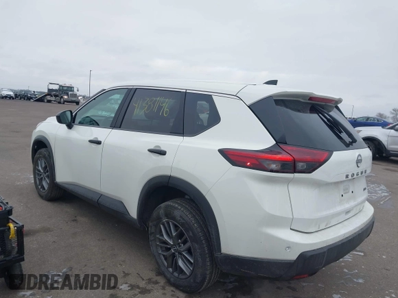 2024 Nissan Rogue S with VIN 5N1BT3ABXRC685066, listed as a IAAI auction lot 41381146 with 8,377 mi miles. Bid and sale history available at carsss.com. Image 3.