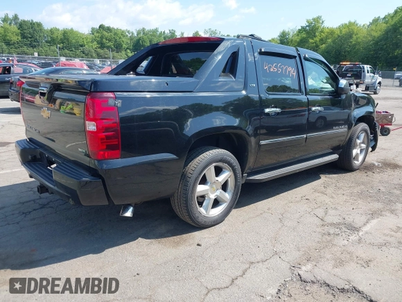 2012 Chevrolet Avalanche LTZ z VIN 3GNTKGE73CG110781, wystawiony jako IAAI lot #42557794 z przebiegiem 146 575 mil mil oraz . Historia ofert i sprzedaży dostępna na DreamBid. Obrazek 4.