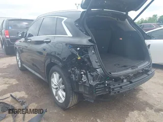 2019 Infiniti QX50 Essential z VIN 3PCAJ5M11KF122386, wystawiony jako IAAI lot #42403328 z przebiegiem 58 035 mil mil oraz . Historia ofert i sprzedaży dostępna na DreamBid. Obrazek 3.