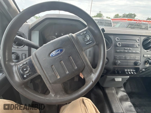 2015 Ford F-350 Lariat with VIN 1FT8W3DT5FEA69253, listed as a Copart auction lot 58442895 with 317,670 mi miles and Clean title. Bid and sale history available at DreamBid. Image 9.