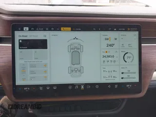 2023 Rivian R1T Adventure z VIN 7FCTGBAA6PN028520, wystawiony jako IAAI lot #42117498 z przebiegiem 24 583 mil mil oraz . Historia ofert i sprzedaży dostępna na DreamBid. Obrazek 7.