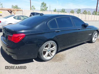 2011 BMW 7 Series 750Li z VIN WBAKB8C57BC851865, wystawiony jako IAAI lot #42229423 z przebiegiem 92 728 mil mil oraz . Historia ofert i sprzedaży dostępna na DreamBid. Obrazek 4.