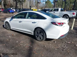 2016 Hyundai Sonata Hybrid Limited with VIN KMHE34L18GA017816, listed as a IAAI auction lot 40979824 with 85,466 mi miles. Bid and sale history available at carsss.com. Image 3.