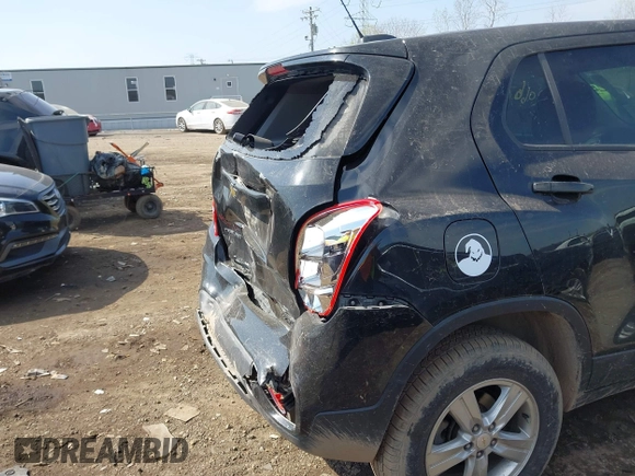 2022 Chevrolet Trax LS z VIN KL7CJNSM4NB551564, wystawiony jako IAAI lot #42066707 z przebiegiem 38 245 mil mil oraz . Historia ofert i sprzedaży dostępna na DreamBid. Obrazek 6.